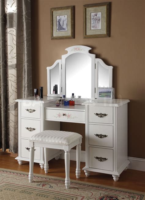 White Vanity Bedroom Furniture